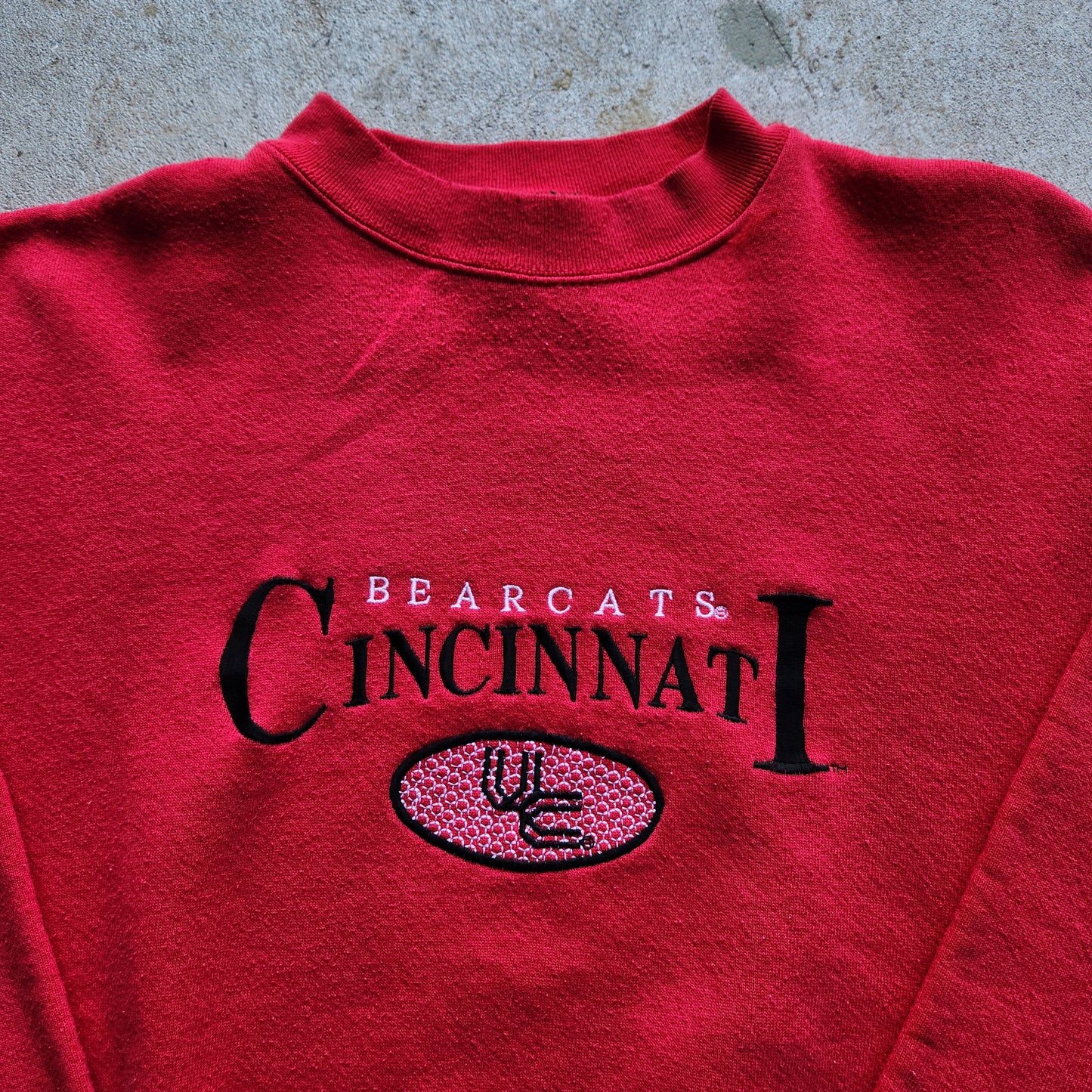 Vintage 90s Cincinnati Bearcats Crewneck Sweatshirt Large Red College USA UC