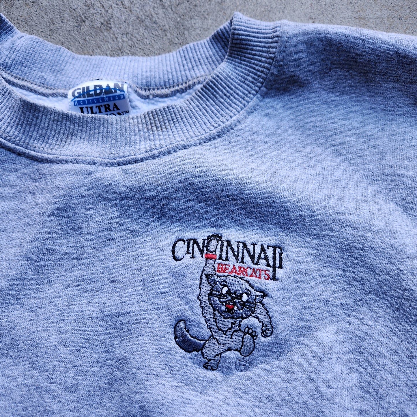 Vintage Cincinnati Bearcats Crewneck Sweatshirt 2XL UC College Grey