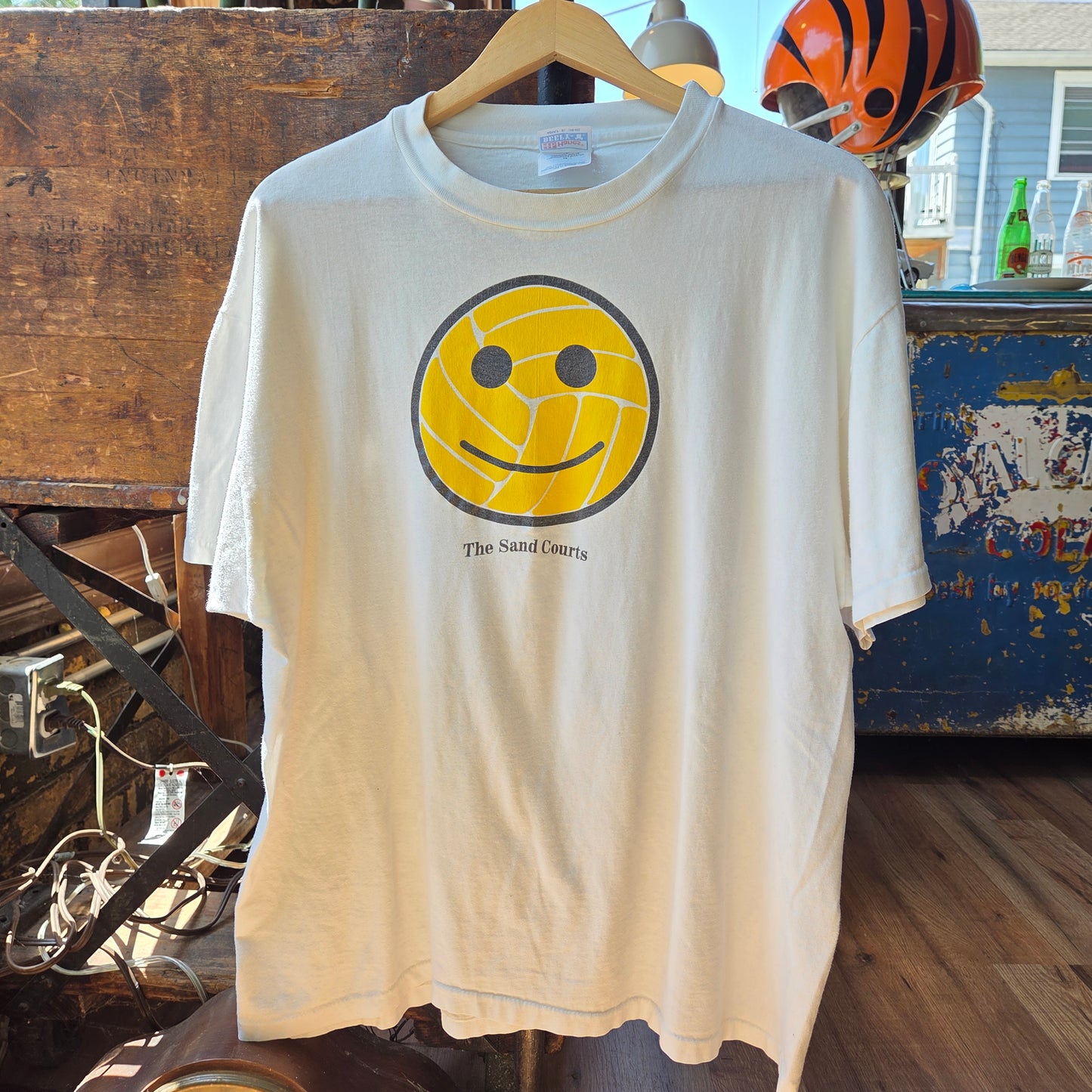 Vtg 90s Sand Volleyball Smiley Face T Shirt XL