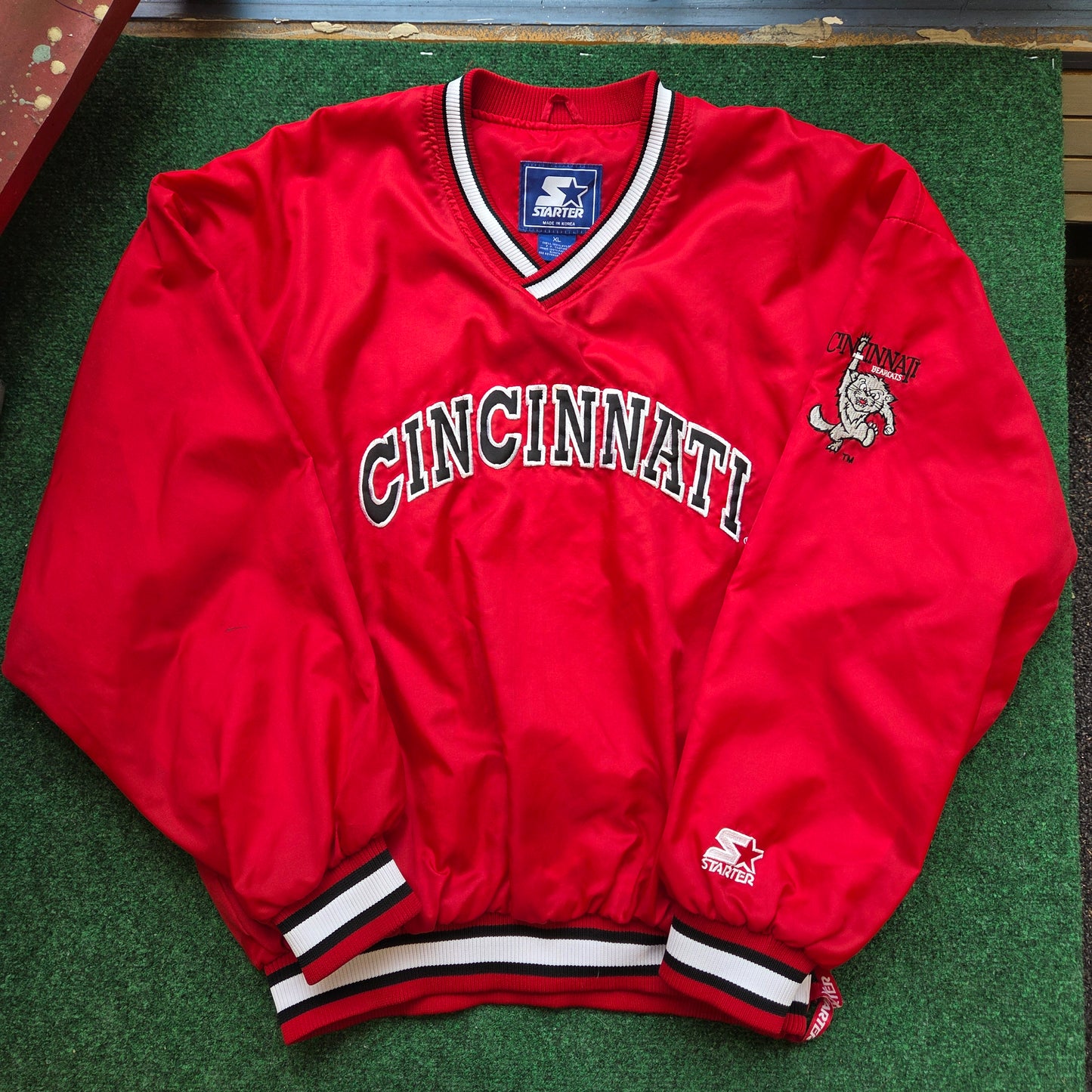 1990s Cincinnati Bearcats Starter Pullover Jacket