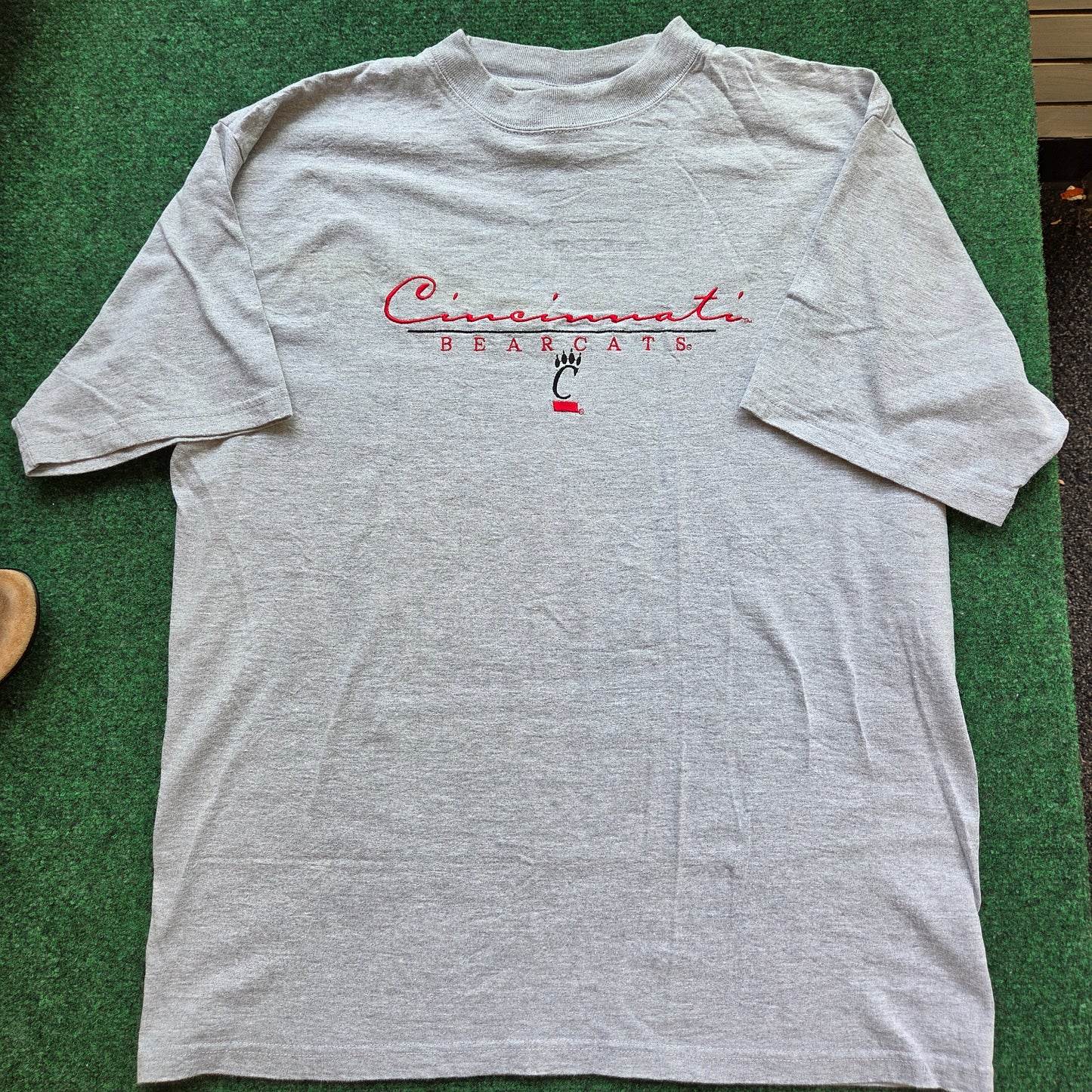 Vtg Bearcats Embroidered Tee Large