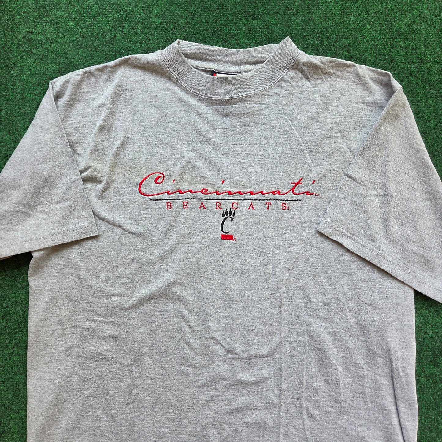 Vtg Bearcats Embroidered Tee Large