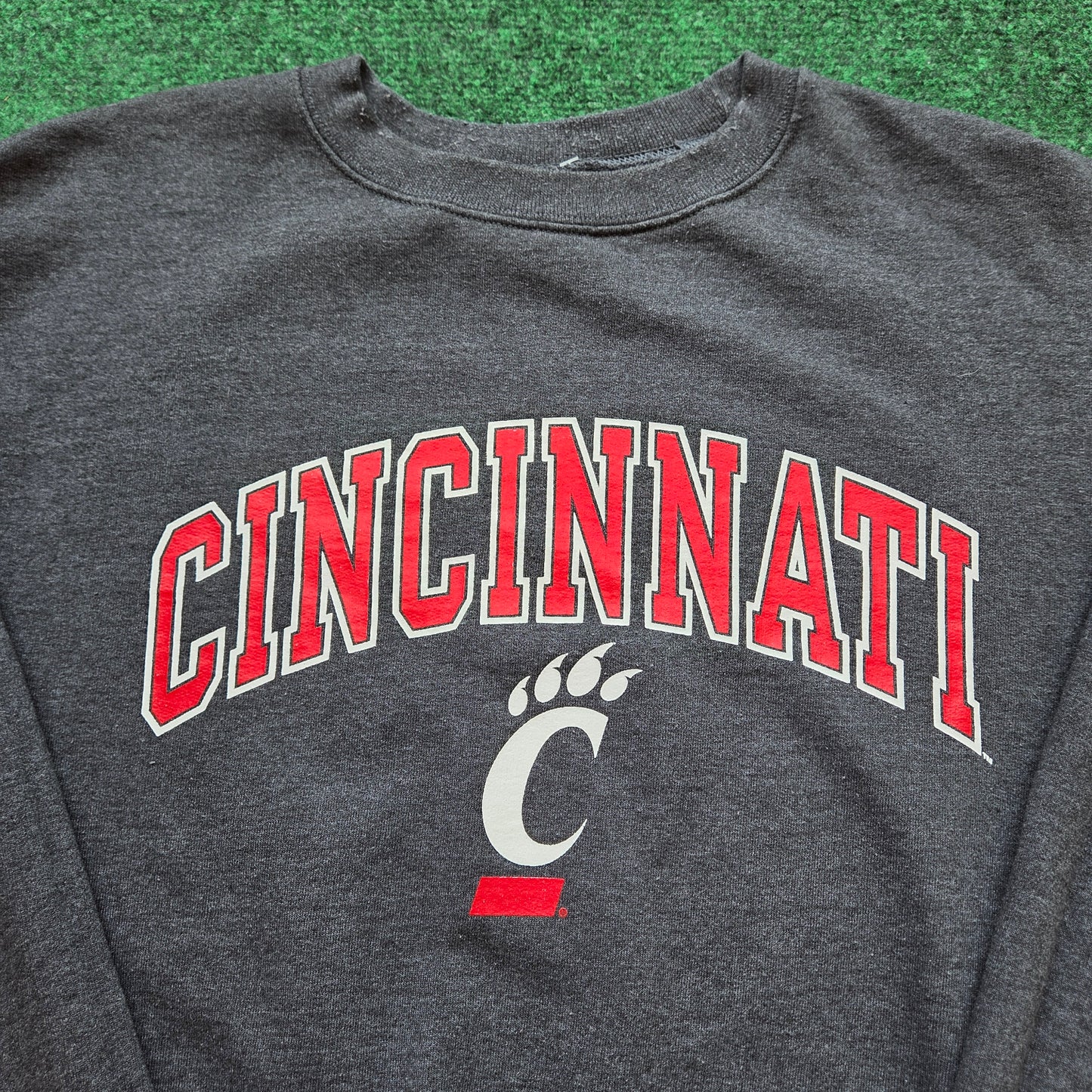 UC Bearcats Champion Sweatshirt Medium